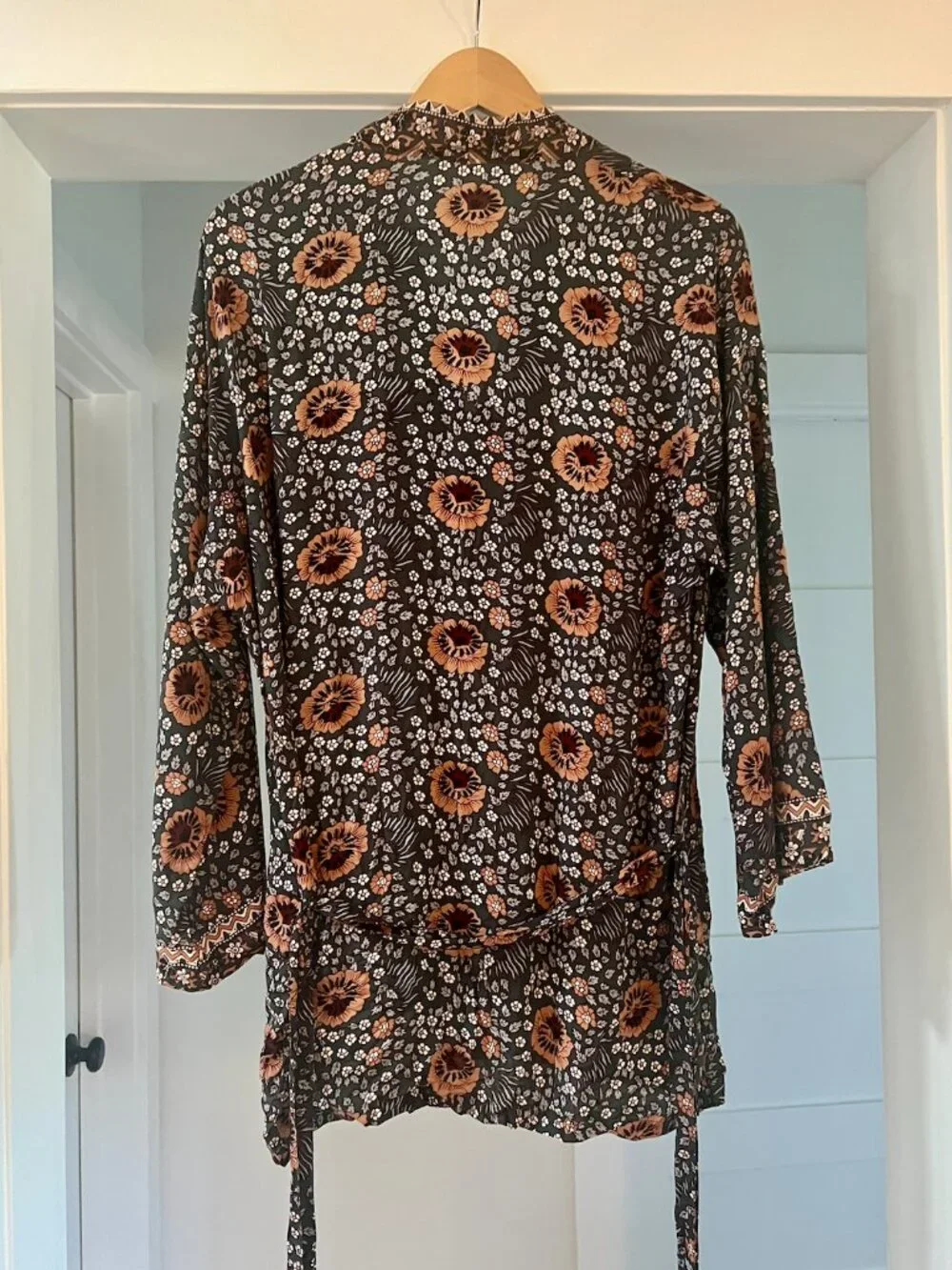 Natalie Martin Short Diane Robe Vintage Flowers - Picture 3 of 3